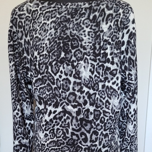 TRÏBE Cotton Blend Black & White Long Sleeve Leopard Print Top Size XL NWT - Picture 5 of 5